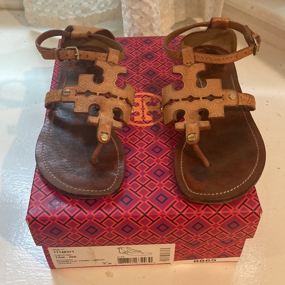 Tory Burch Phoebe Flat Thong Leather Sandals Size 7.5 with box